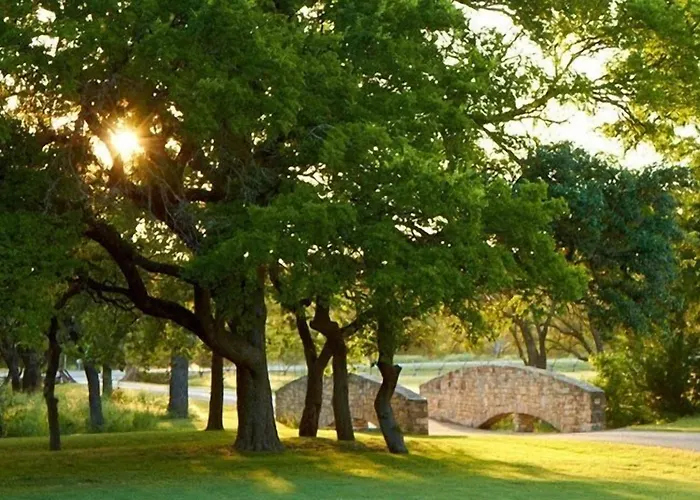 Settlers Crossing Hotel Fredericksburg
